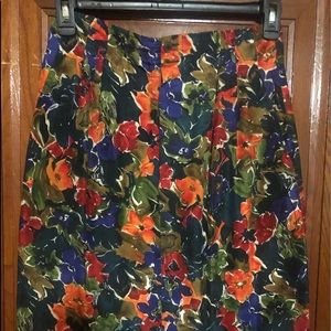Silk floral mini skirt(Size11 on tag)